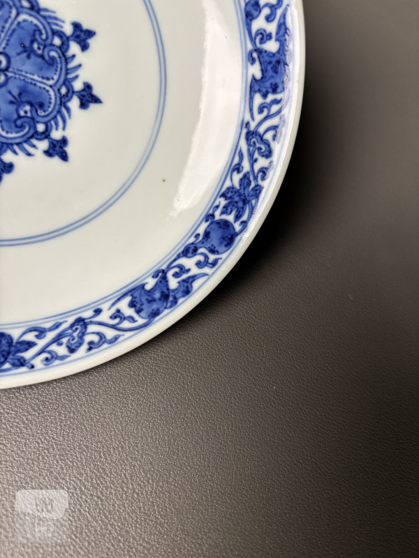 清乾隆 青花缠枝八宝纹盘 - 图9